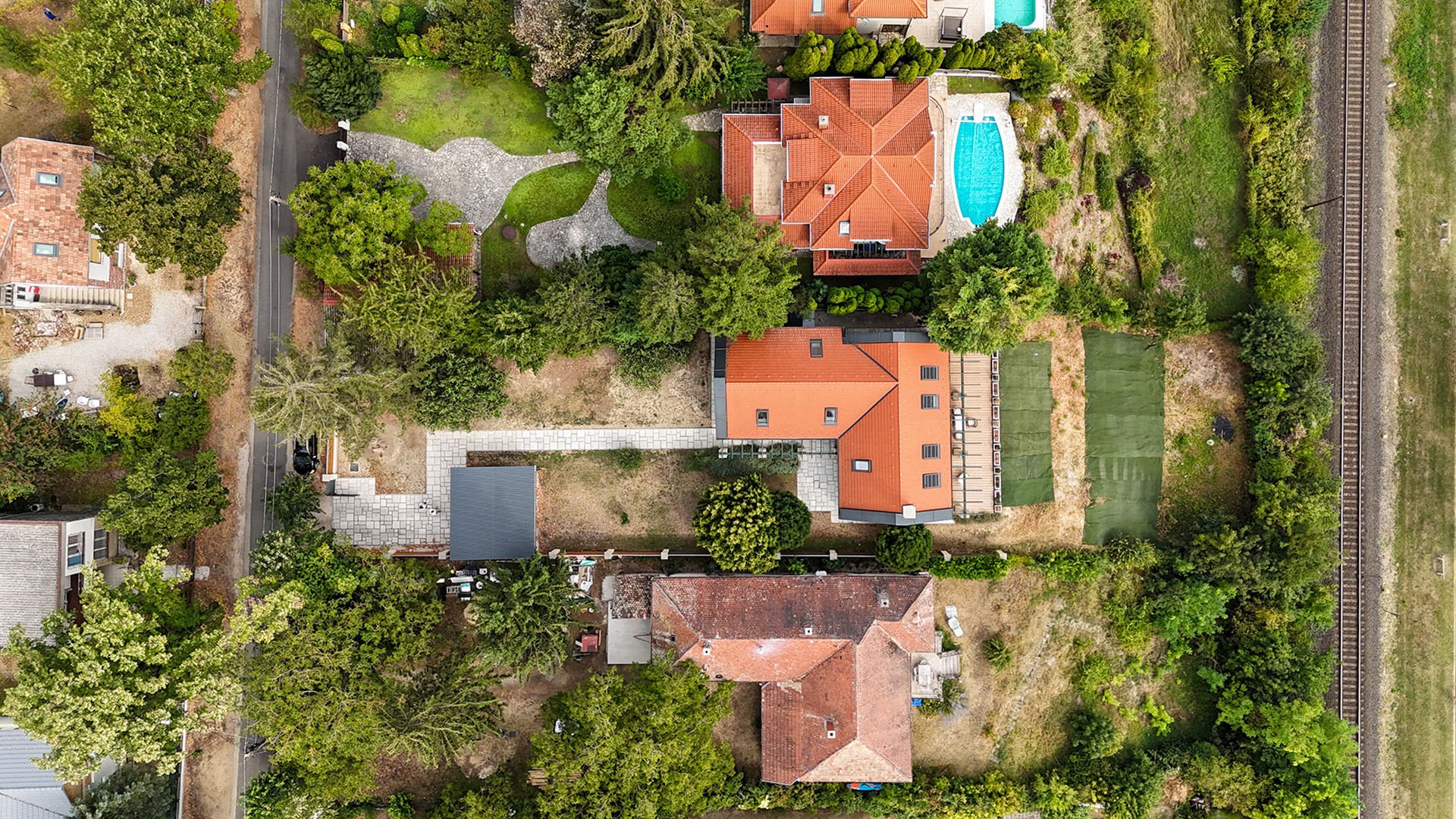 (AAA) Außergewöhnliches Balaton-Panorama – Premium-Einfamilienhaus in der Villengegend von Balatongyörök, direkt oberhalb der Soós-Bucht!, photo 2 of 37