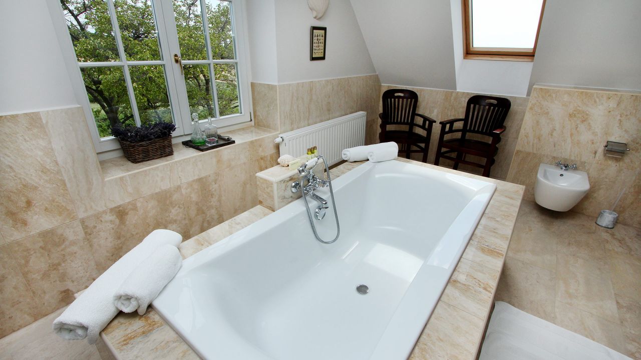 (AA) Außergewöhnlich: Exclusives Weingut & First-Class Hotel oberhalb des Plattensees – Monoszló, Bild 14 von 31