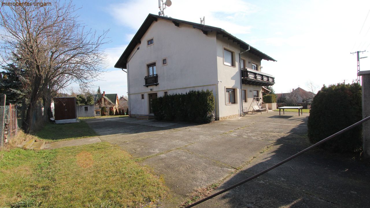 (AAA) Gepflegtes 8 Zimmer Gästehaus in Seenähe – bei Balatongyörök, Bild 2 von 27