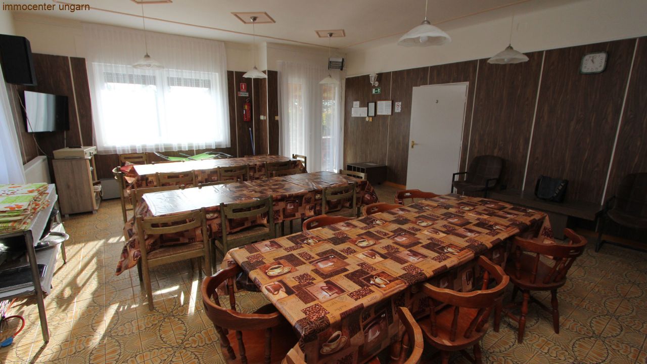 (AAA) Gepflegtes 8 Zimmer Gästehaus in Seenähe – bei Balatongyörök, Bild 6 von 27