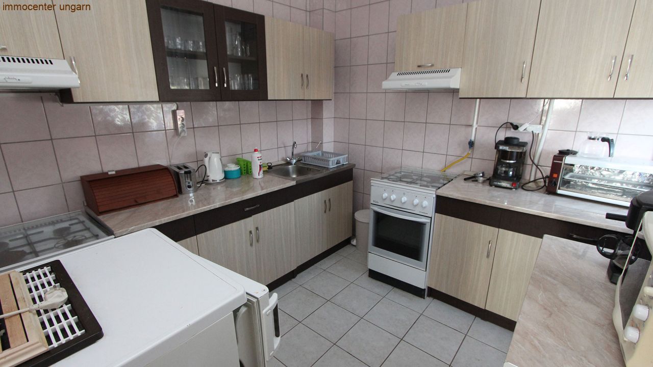 (AAA) Gepflegtes 8 Zimmer Gästehaus in Seenähe – bei Balatongyörök, Bild 8 von 27