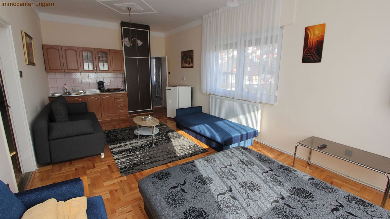 (AAA) Gepflegtes 8 Zimmer Gästehaus in Seenähe – bei Balatongyörök, Bild 9 von 27