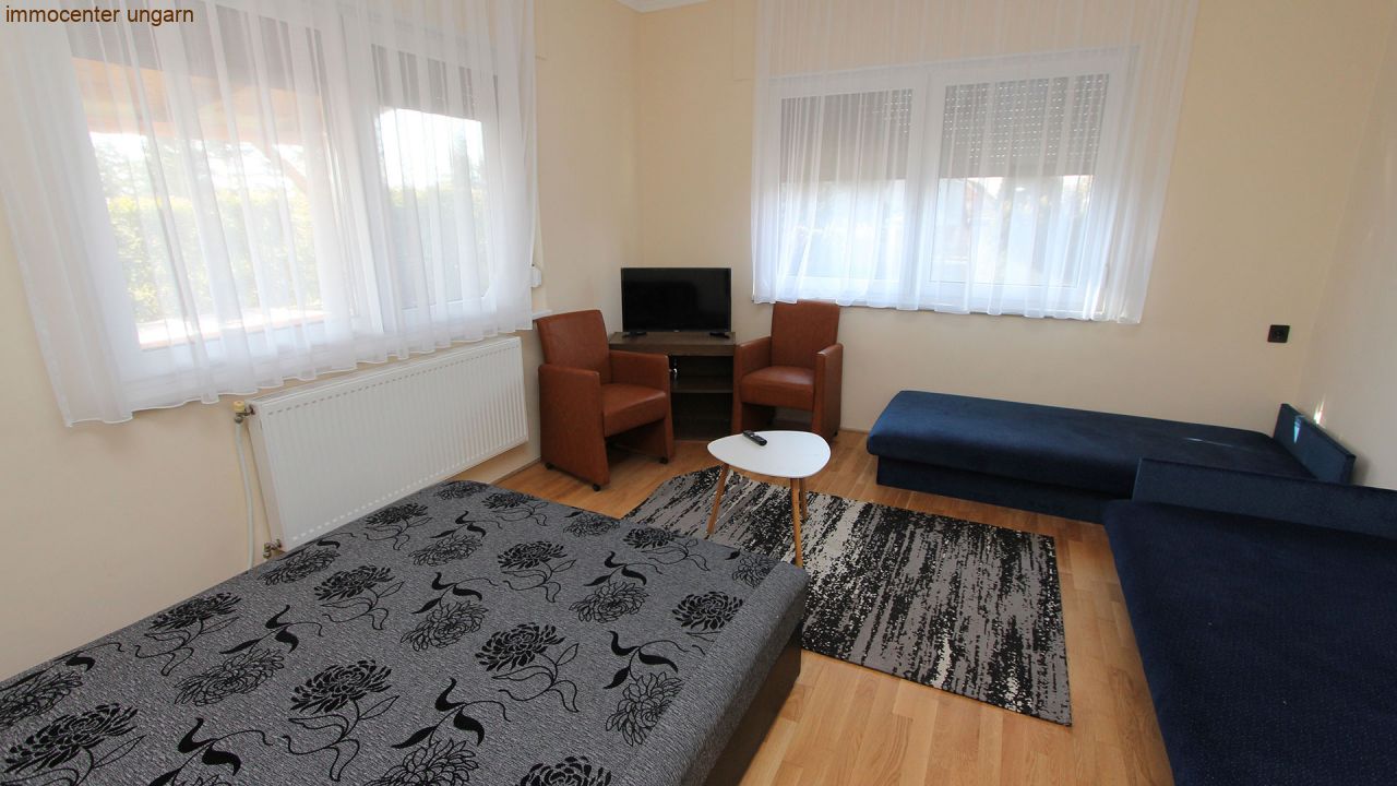 (AAA) Gepflegtes 8 Zimmer Gästehaus in Seenähe – bei Balatongyörök, Bild 10 von 27