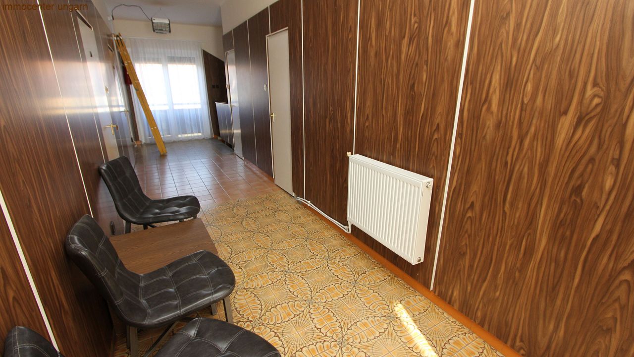 (AAA) Gepflegtes 8 Zimmer Gästehaus in Seenähe – bei Balatongyörök, Bild 15 von 27