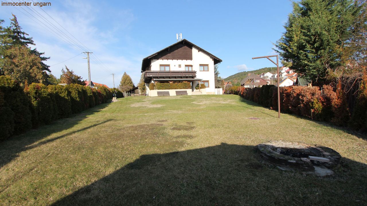 (AAA) Gepflegtes 8 Zimmer Gästehaus in Seenähe – bei Balatongyörök, Bild 24 von 27