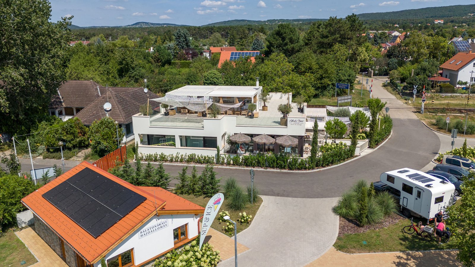 (AAA) Hoogwaardig onroerend goed (commercieel of privé) direct aan het Balatonmeer – Balatonakali, foto 3 van 37