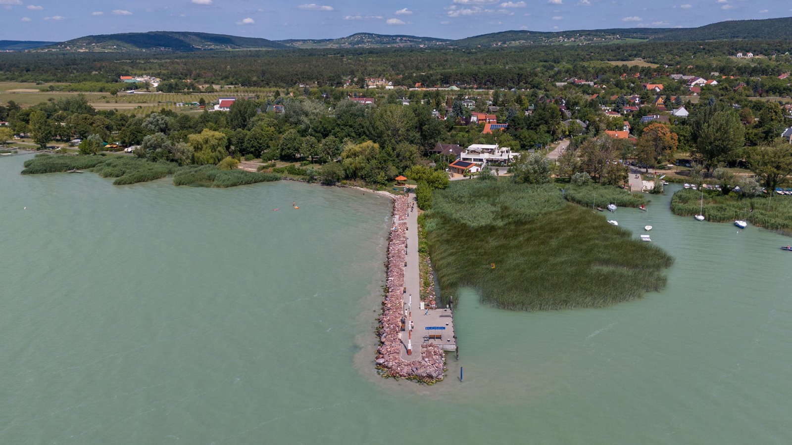 (AAA) Hoogwaardig onroerend goed (commercieel of privé) direct aan het Balatonmeer – Balatonakali, foto 33 van 37