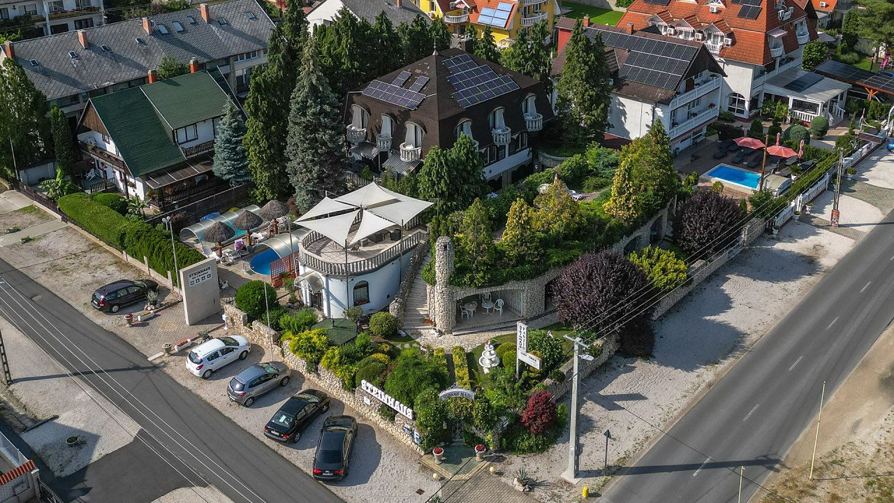 (ABAB) Hotel-Pension aan de noordoever van het Balatonmeer op een goede centrale locatie – Keszthely, foto 1 van 59