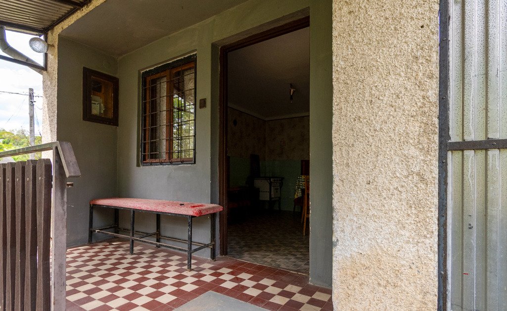 Vineyard house in a quiet location, with large grounds – Rezi, photo 3 of 13