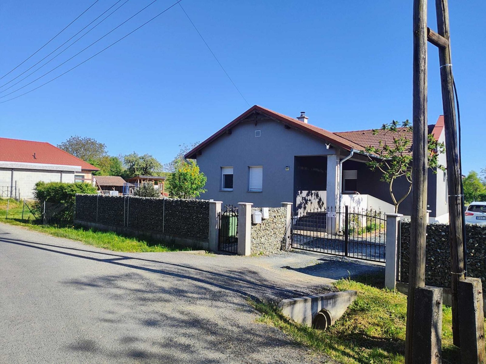 (AAA) Großzügiges und komfortables Landhaus in ruhiger Lage bei Österr – Daraboshegy
