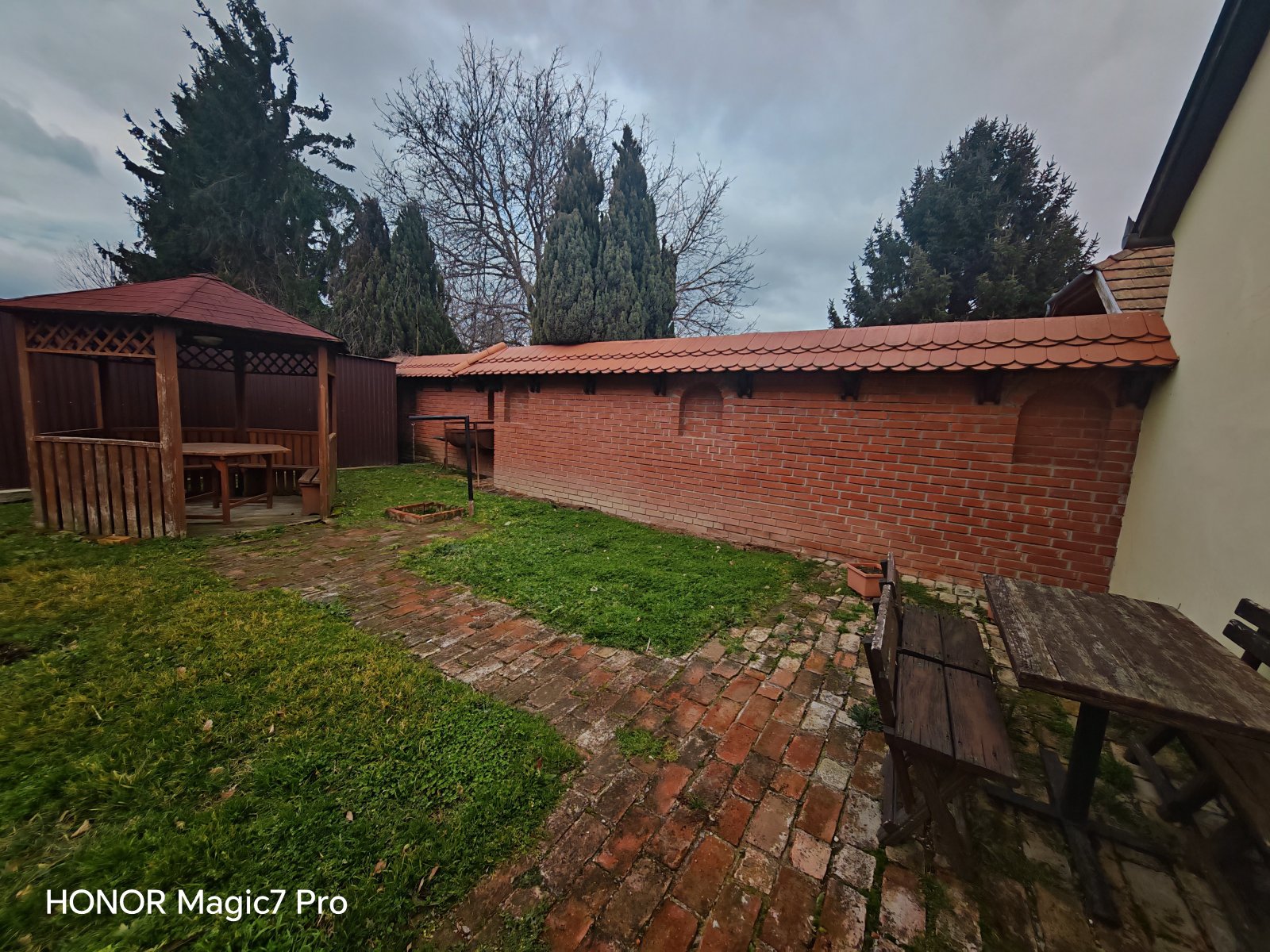 Spacious detached house in a quiet, green residential area – Somogyszentpál, photo 1 of 19
