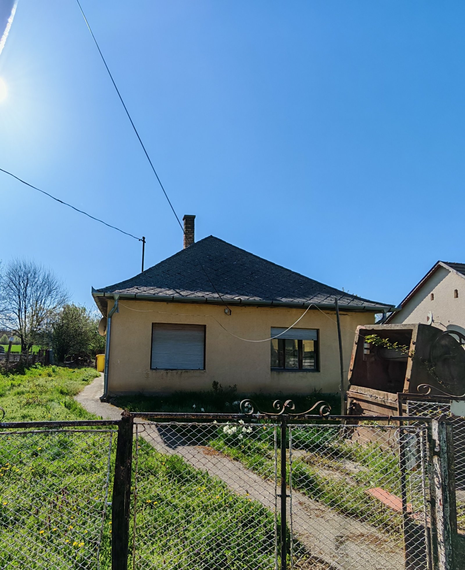 (BBA) Renovierungsbedürftiges  Haus in ruhiger, harmonischer Umgebung – Hács, Bild 1 von 11