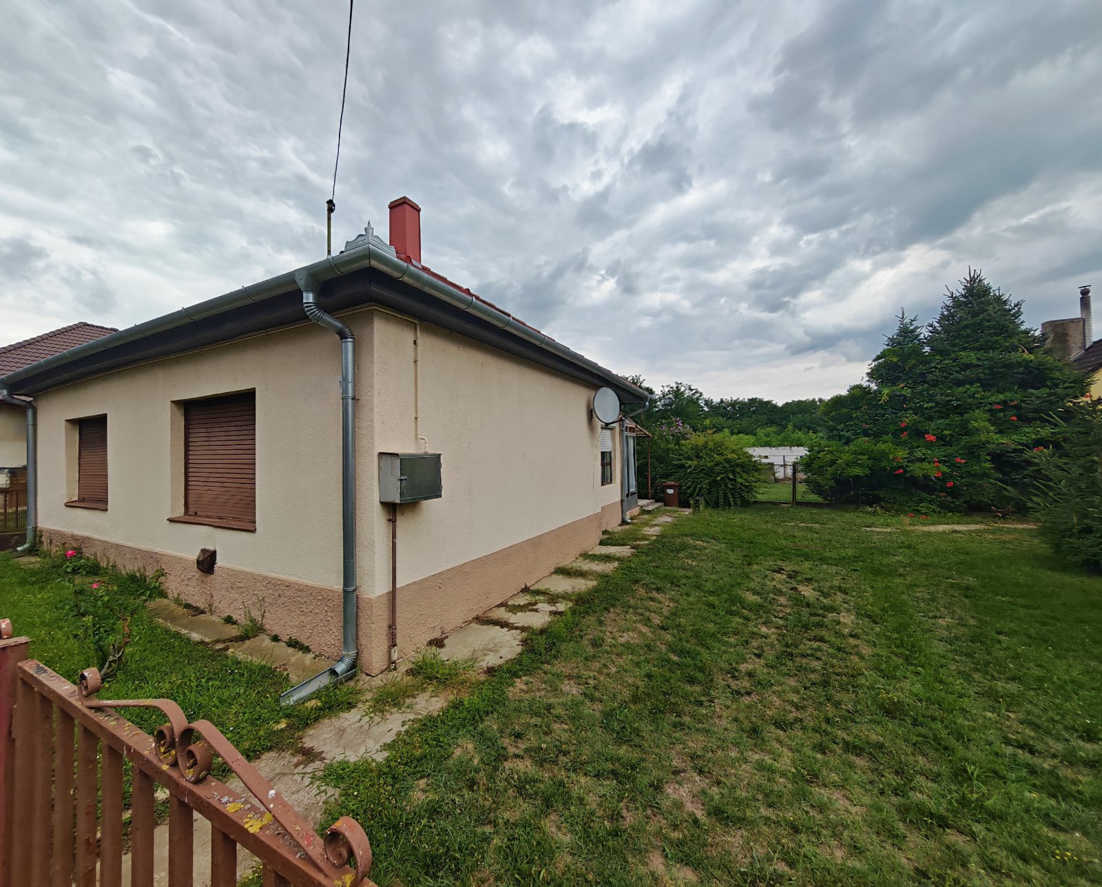 Huis dat renovatie behoeft, gelegen in een rustige en harmonieuze omgeving. – bei Marcali,Boronka, foto 1 van 10