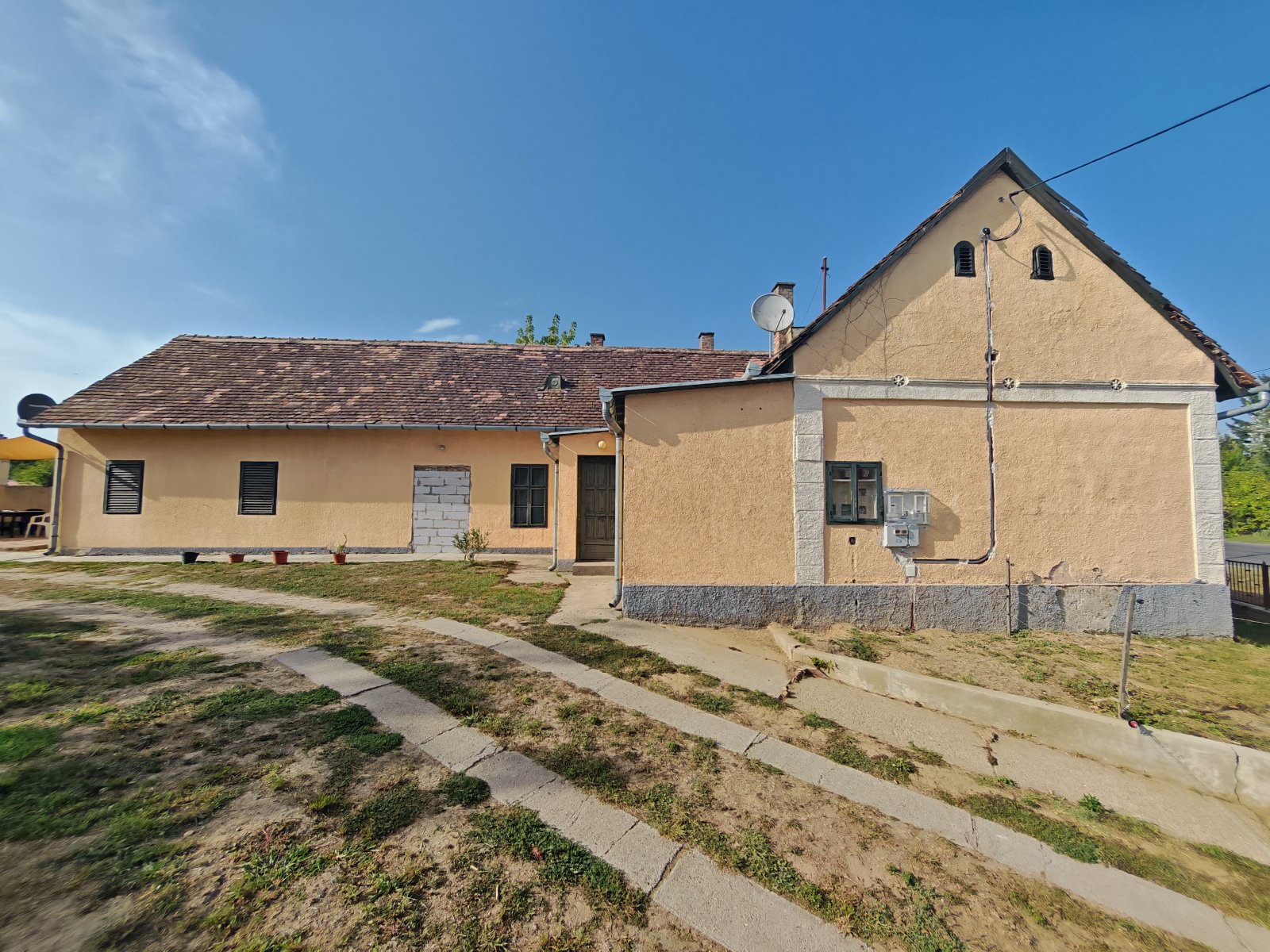(BAA) Einfamilienhaus in ruhiger, familienfreundlicher Gegend mit viel Platz – Hencse, Bild 6 von 19