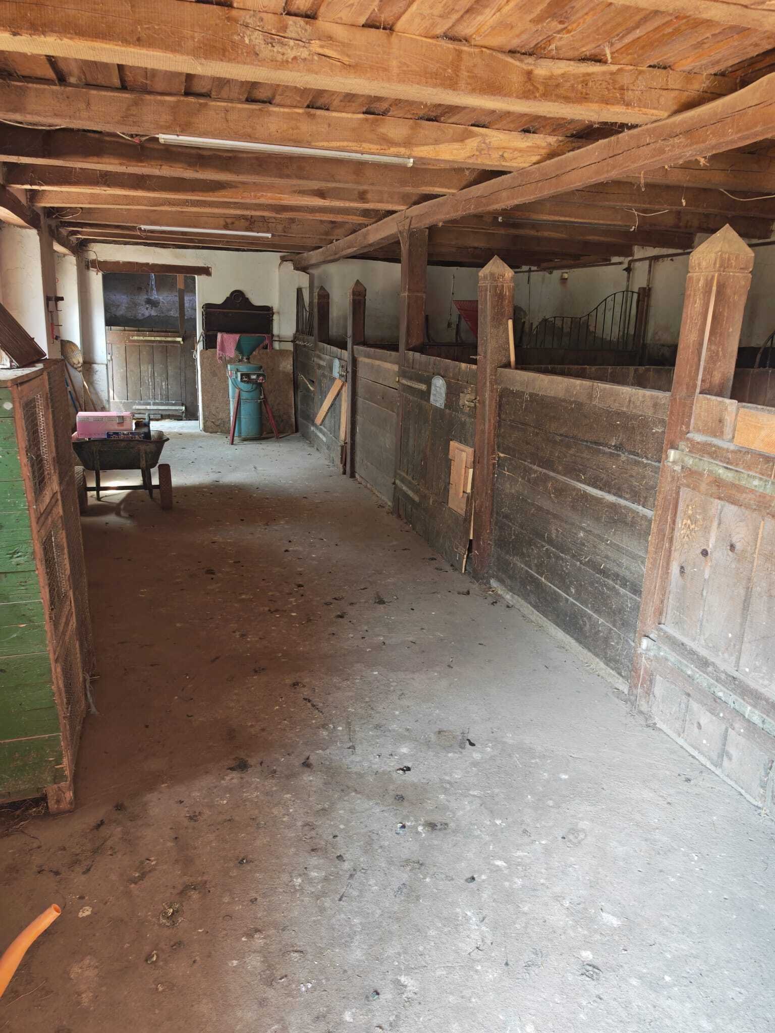 (BBA) Großes Anwesen mit 4 Häusern und Nebengebäuden auch für Pferdehaltung geeignet – Varda, photo 56 of 87