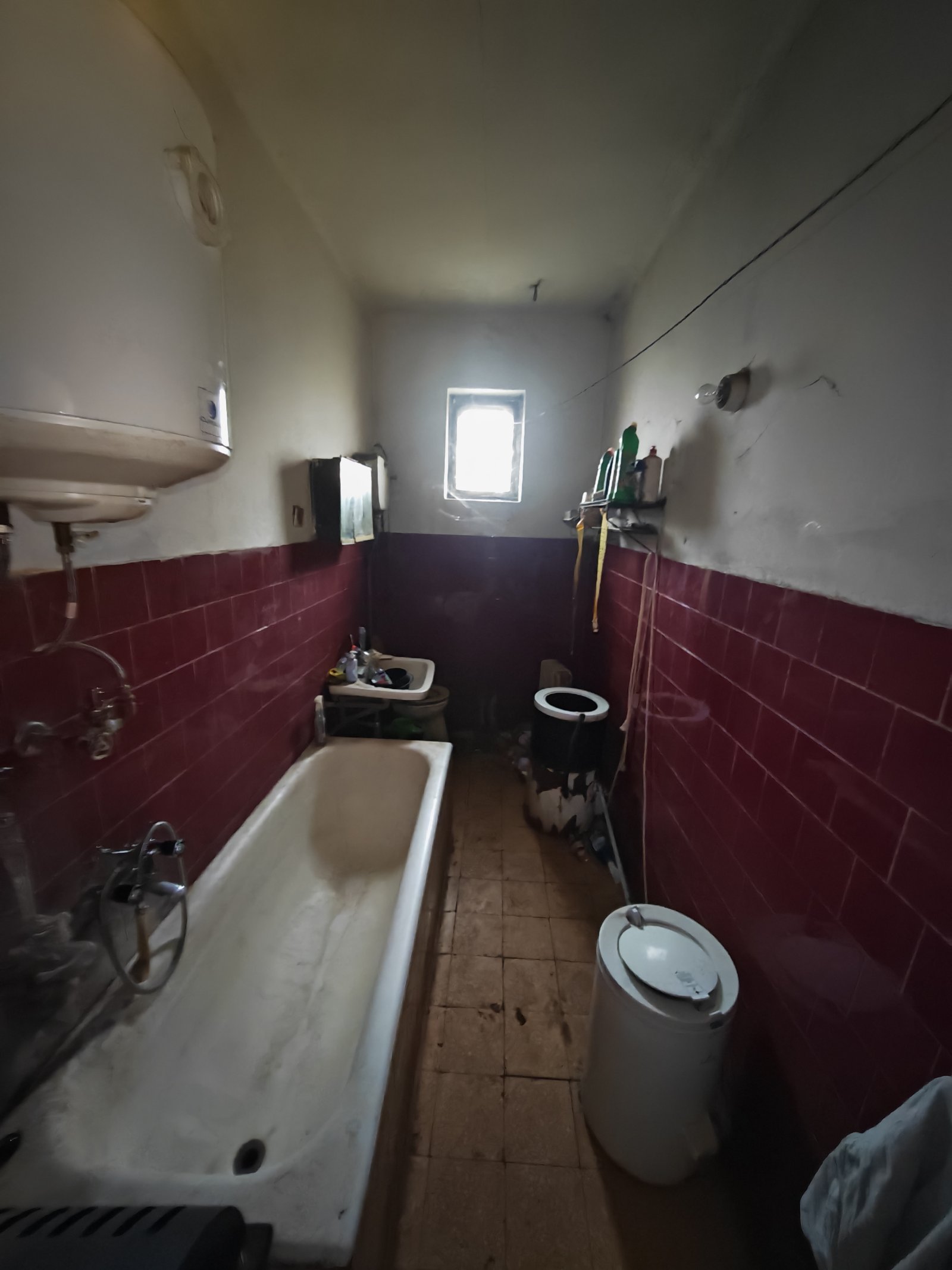 Huis dat renovatie nodig heeft, gelegen op een rustige locatie. – Csikóstőttős, foto 11 van 12