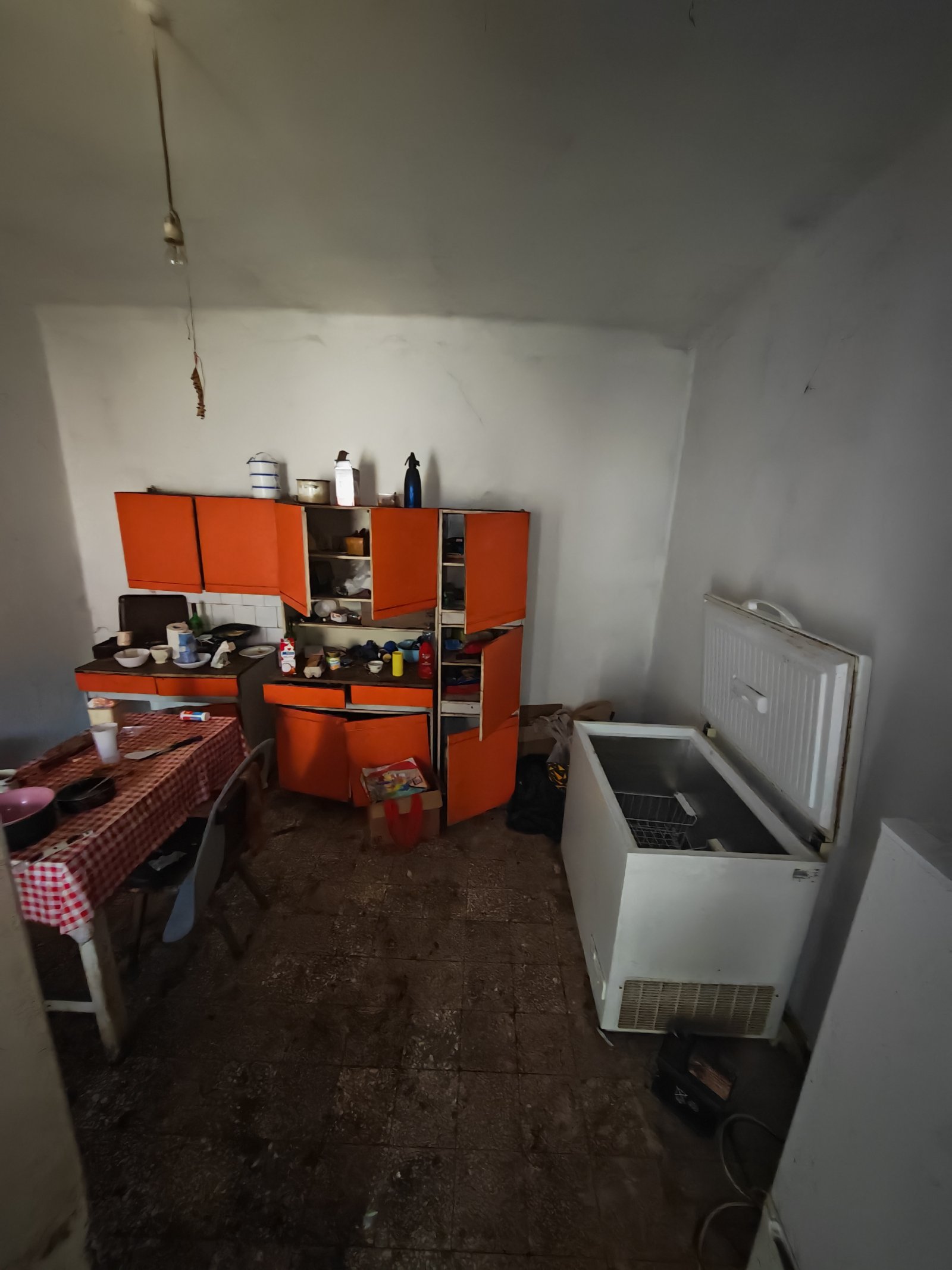 Huis dat renovatie nodig heeft, gelegen op een rustige locatie. – Csikóstőttős, foto 12 van 12