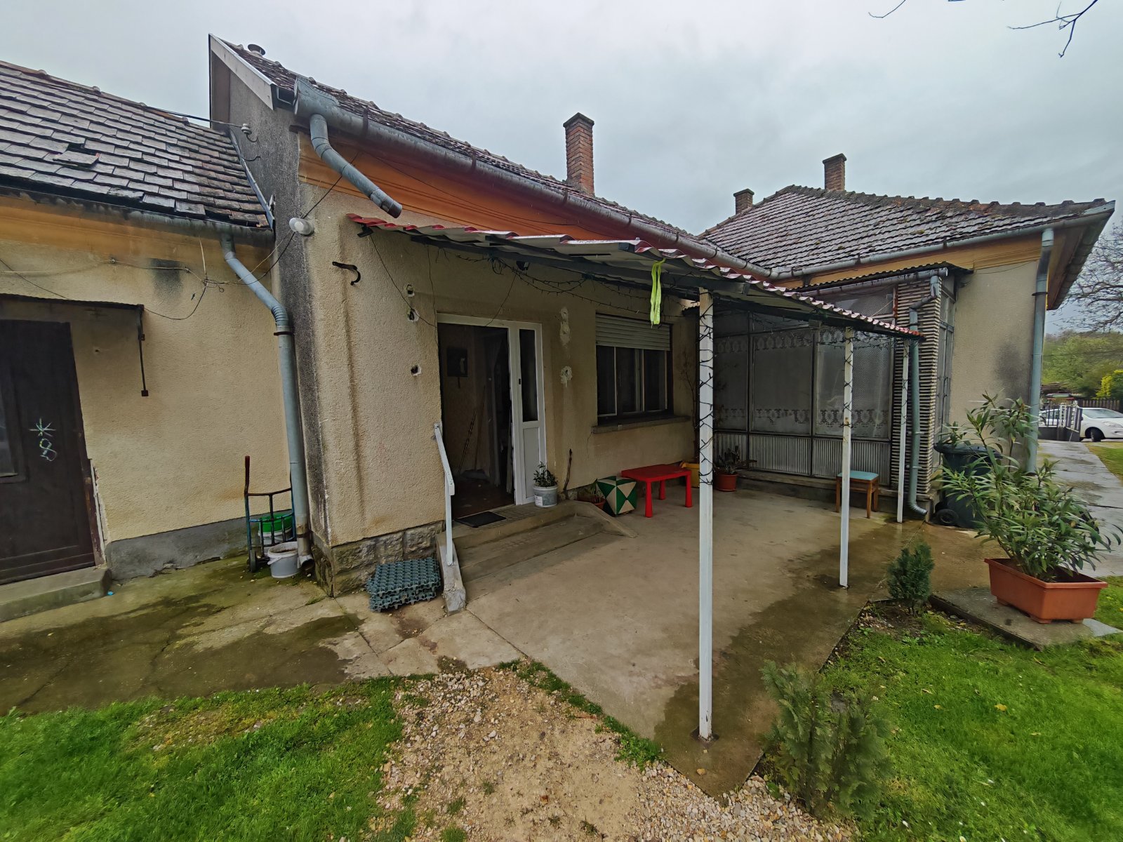 Detached house in a quiet, family-friendly area – Gadány, photo 3 of 17