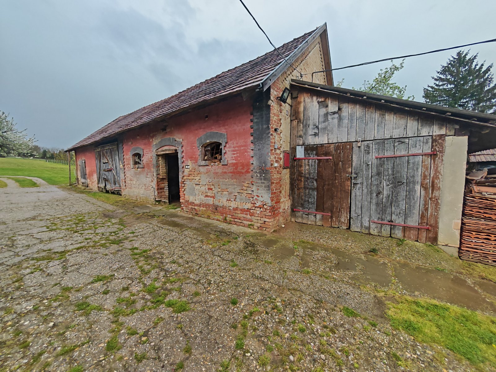 Detached house in a quiet, family-friendly area – Gadány, photo 14 of 17