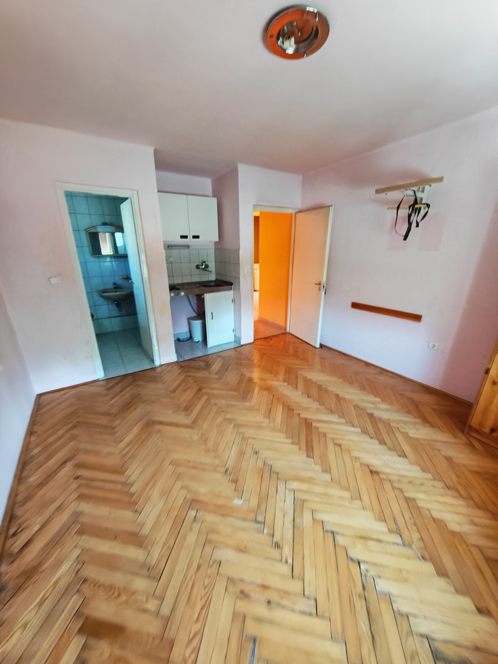 Felújításra szoruló ház csendes környéken – Zalakaros, 10/19. kép