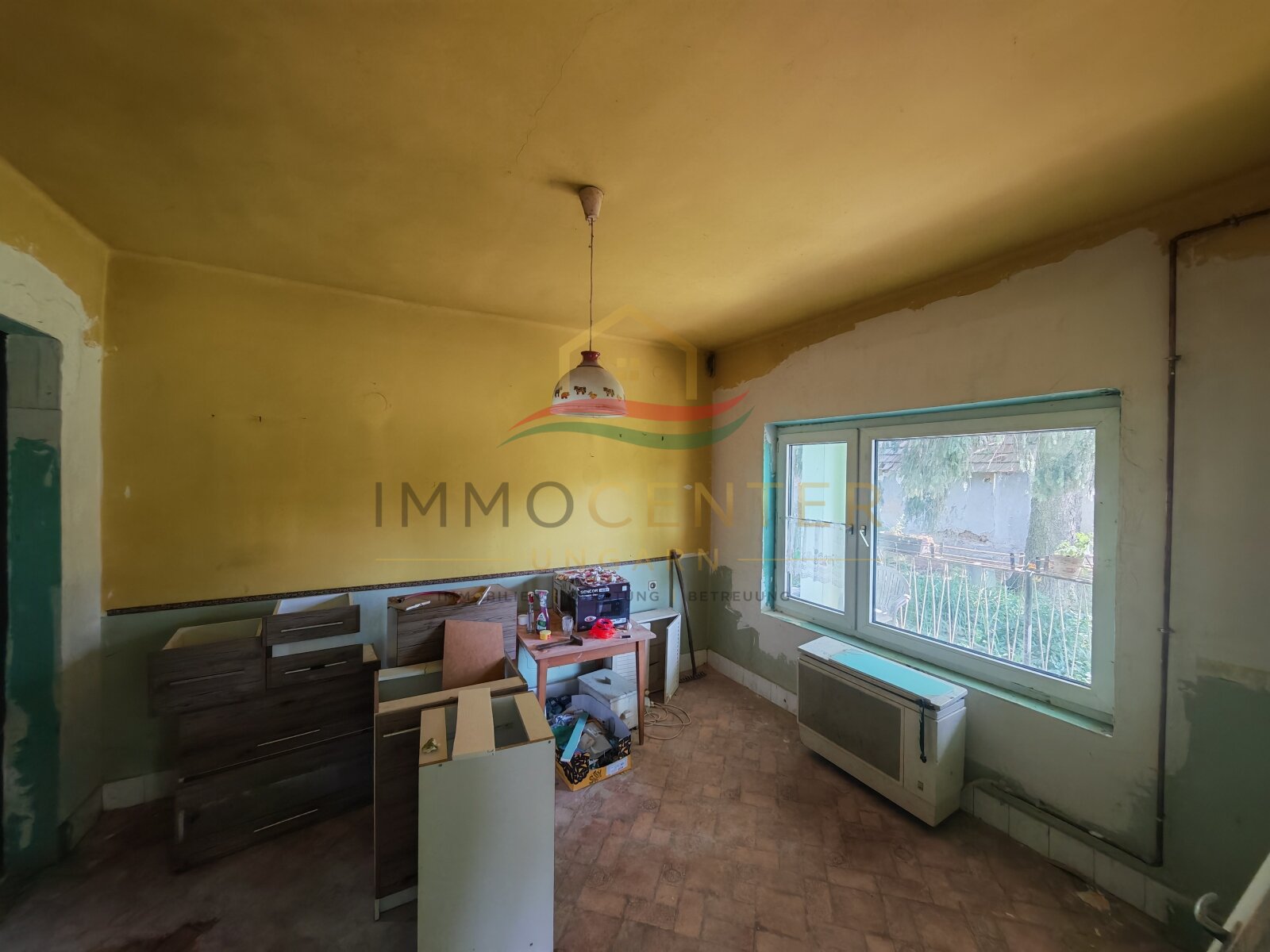 Huis dat renovatie behoeft, gelegen in een rustige en harmonieuze omgeving. – Marcali, foto 5 van 14