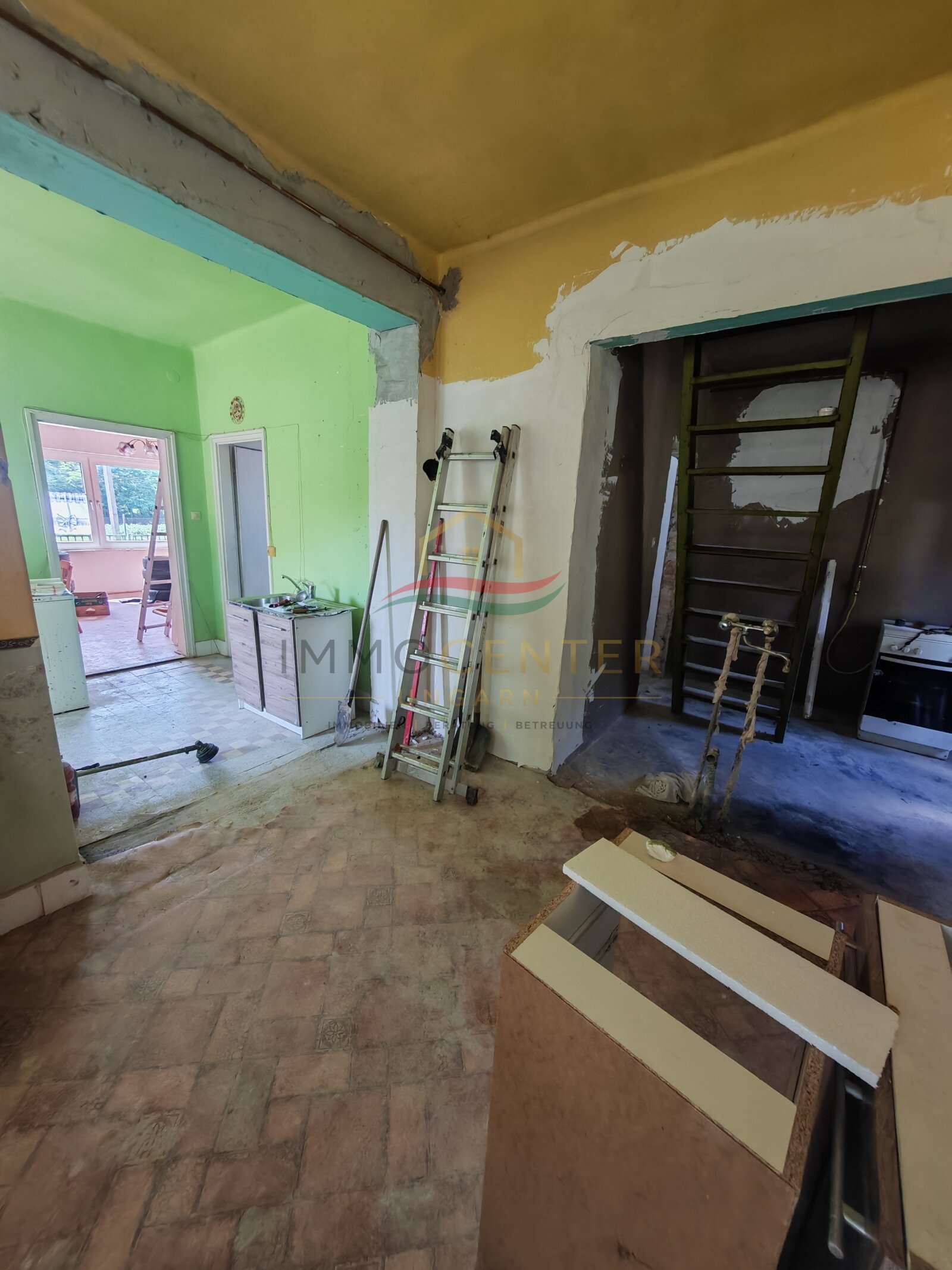 Huis dat renovatie behoeft, gelegen in een rustige en harmonieuze omgeving. – Marcali, foto 7 van 14