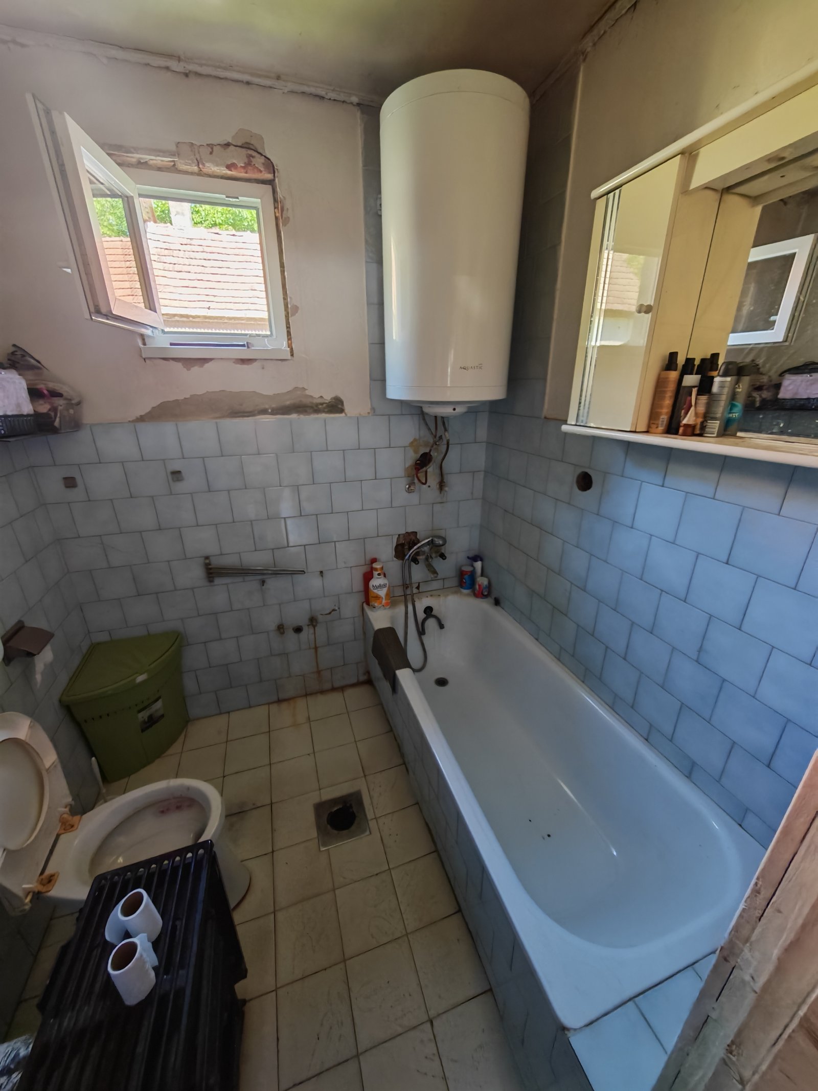 House in need of renovation in a quiet, harmonious setting – Szenyér, photo 12 of 12