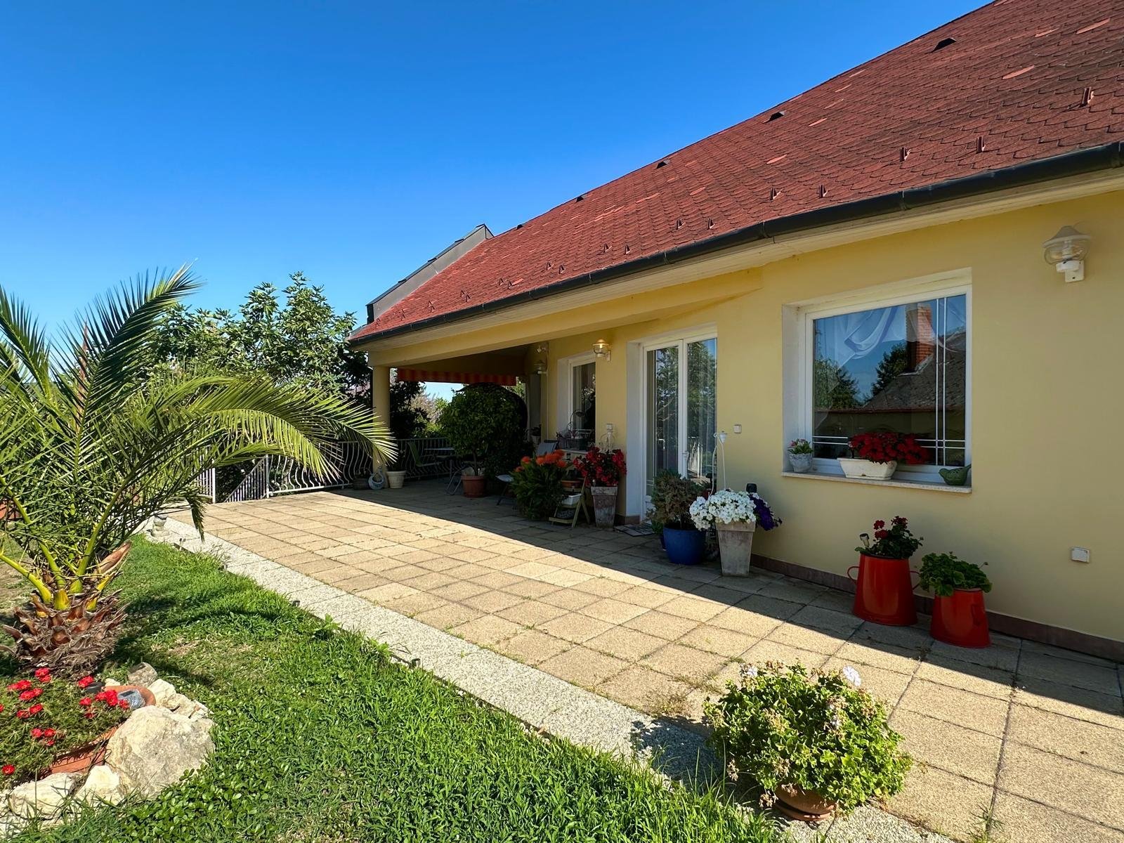 (AAA) Einfamilienhaus mit Praxis und Wohnungen – Hévíz, Bild 4 von 33