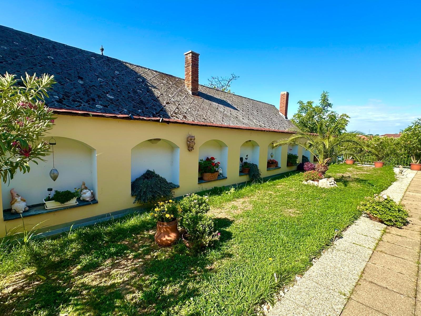 (AAA) Einfamilienhaus mit Praxis und Wohnungen – Hévíz, Bild 5 von 33