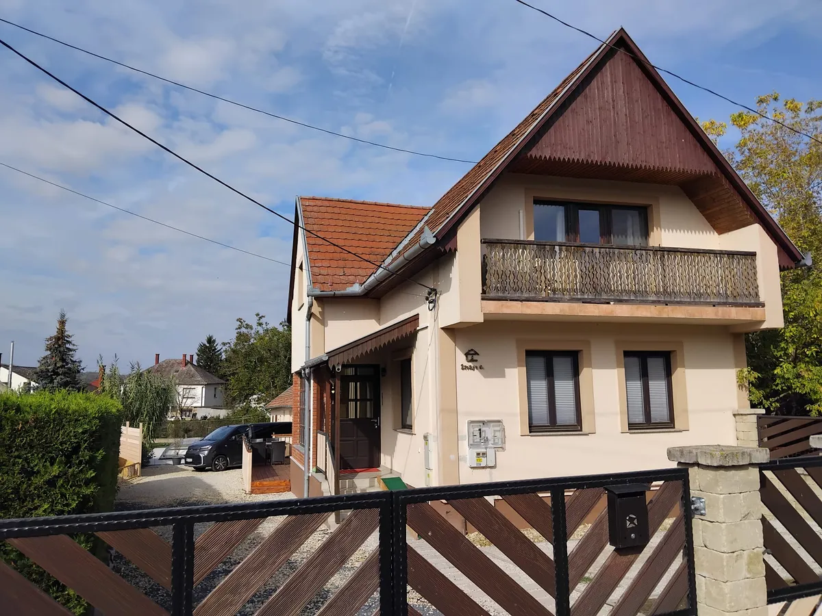 (BAA) Helles Einfamilienhaus mit Pool und Einliegerwohnung – Zalaszentgrót