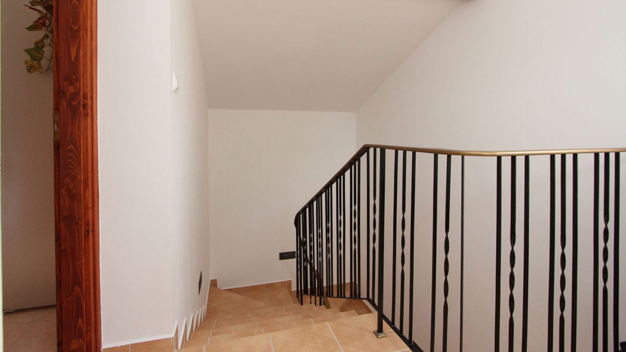 (AA) Large family house with practice or office; Everything is possible here! – Kehidakustány, photo 8 of 17