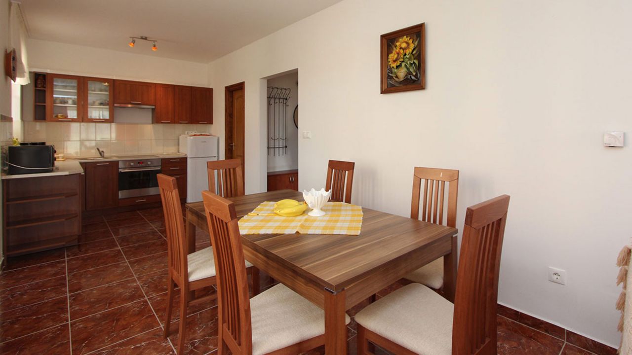 (AA) Large family house with practice or office; Everything is possible here! – Kehidakustány, photo 10 of 17