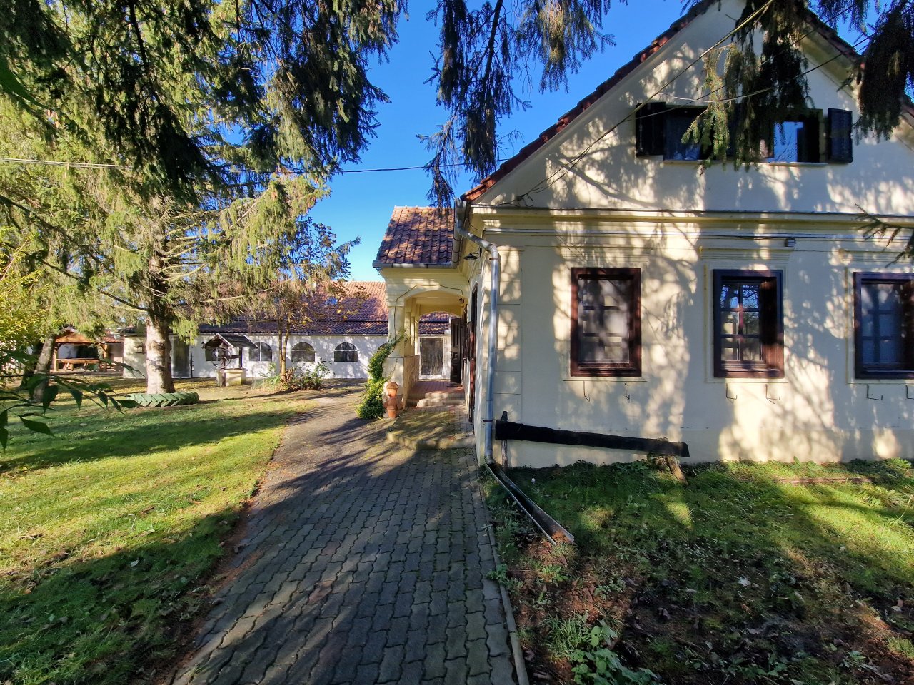 (ABAB) Jeugdinternaat, sportinternaat, vakantiekamp of? – bei Lenti, foto 1 van 112