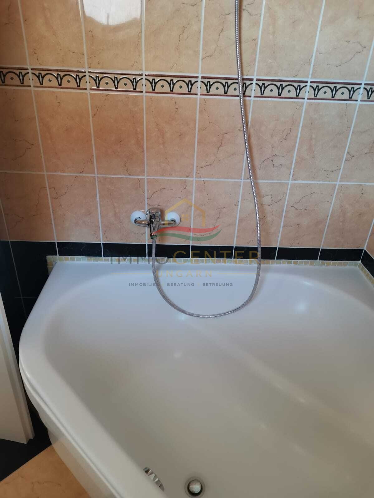 (AAA) Neuwertiges Landhaus mit Gästeappartment, Pool & Caravan-Stellplätzen – Balatonszentgyörgy, Bild 28 von 85