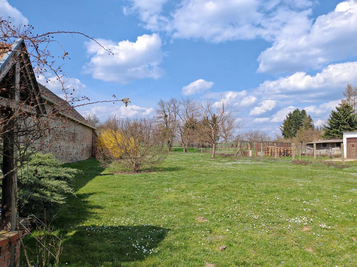 Ebenerdiges & breites Baugrundstück in friedlicher Lage mit Brunnen – Mikosszéplak, Bild 1 von 6