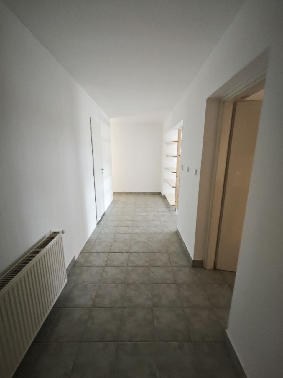 Flur, 16/18. kép