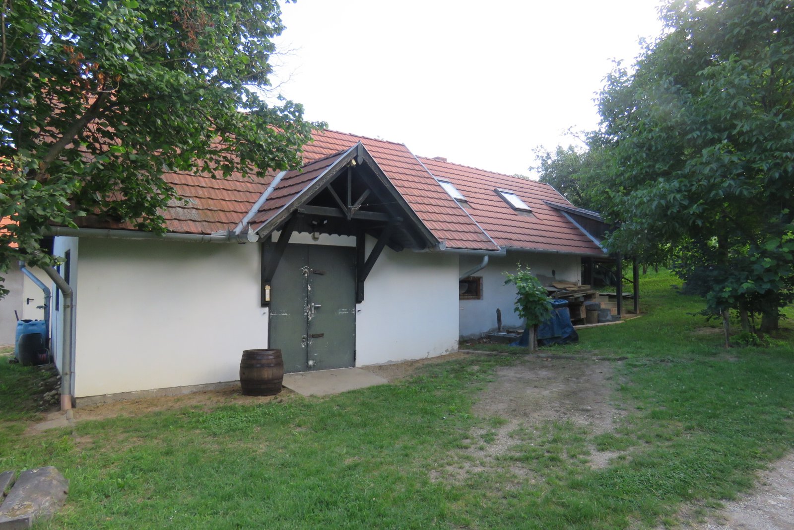 Completely renovated vineyard country house near Lake Balaton in Hungary – Szőlősgyörök, photo 2 of 32