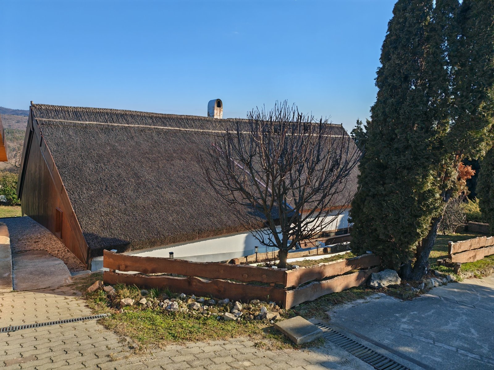 (AAA) Romantisches Reetdachhaus mit Balaton-Panorama – Cserszegtomaj, Bild 2 von 52