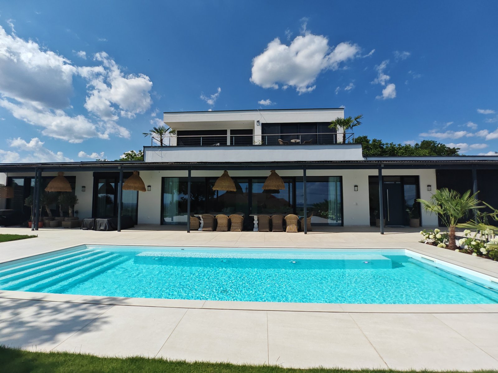 North shore: Exceptional villa above Lake Balaton with pool and luxurious amenities – Cserszegtomaj, photo 1 of 56
