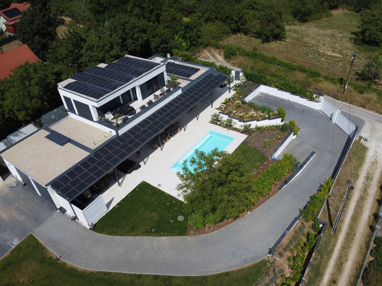 North shore: Exceptional villa above Lake Balaton with pool and luxurious amenities – Cserszegtomaj, photo 2 of 56