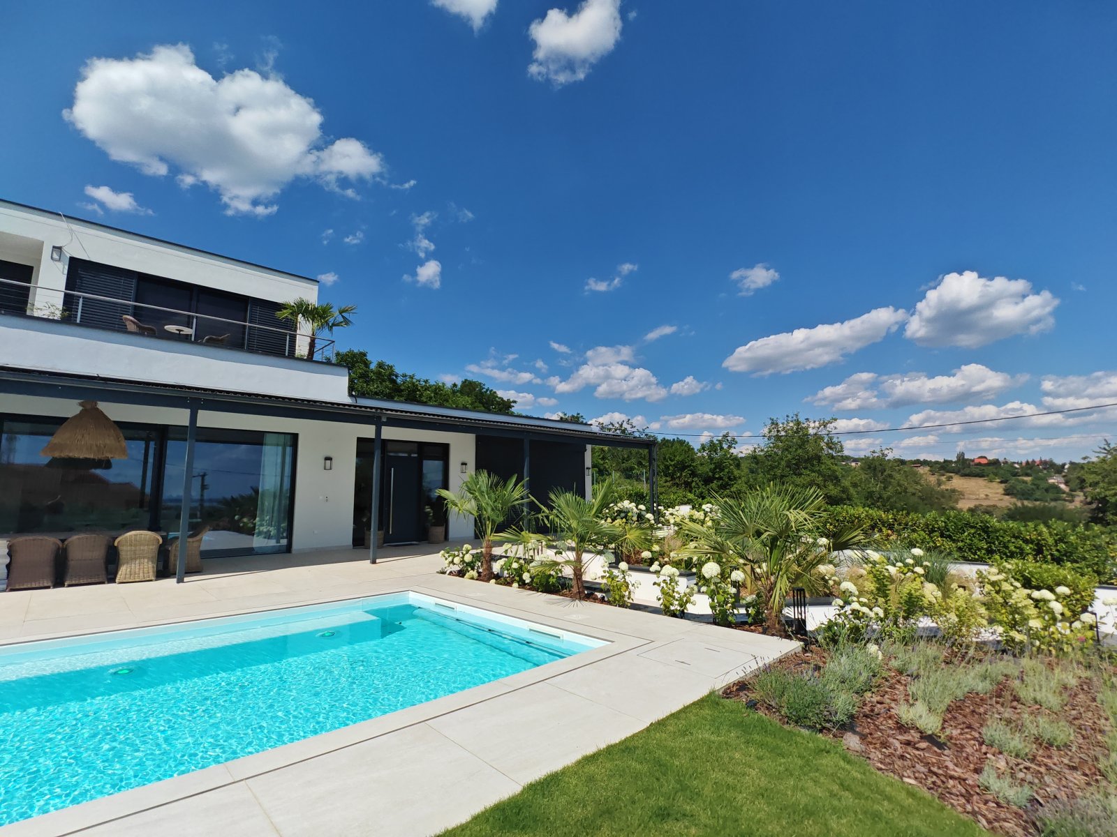 North shore: Exceptional villa above Lake Balaton with pool and luxurious amenities – Cserszegtomaj, photo 3 of 56