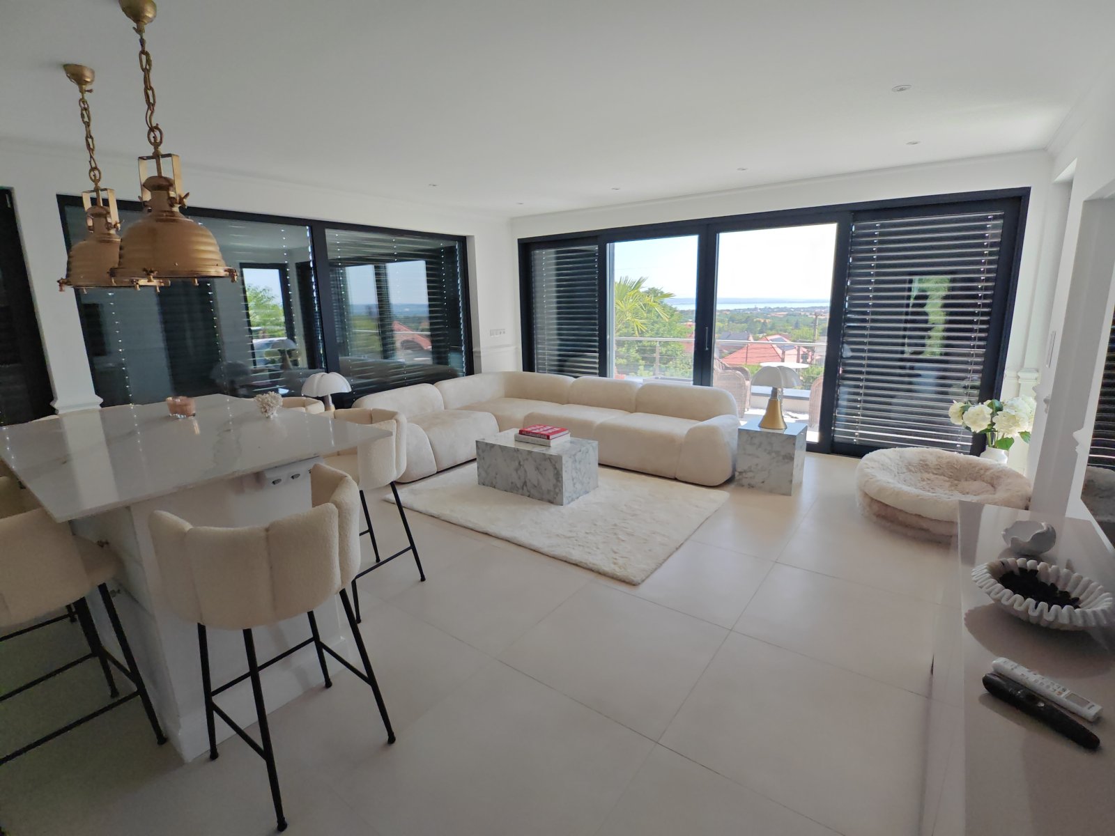 North shore: Exceptional villa above Lake Balaton with pool and luxurious amenities – Cserszegtomaj, photo 10 of 56