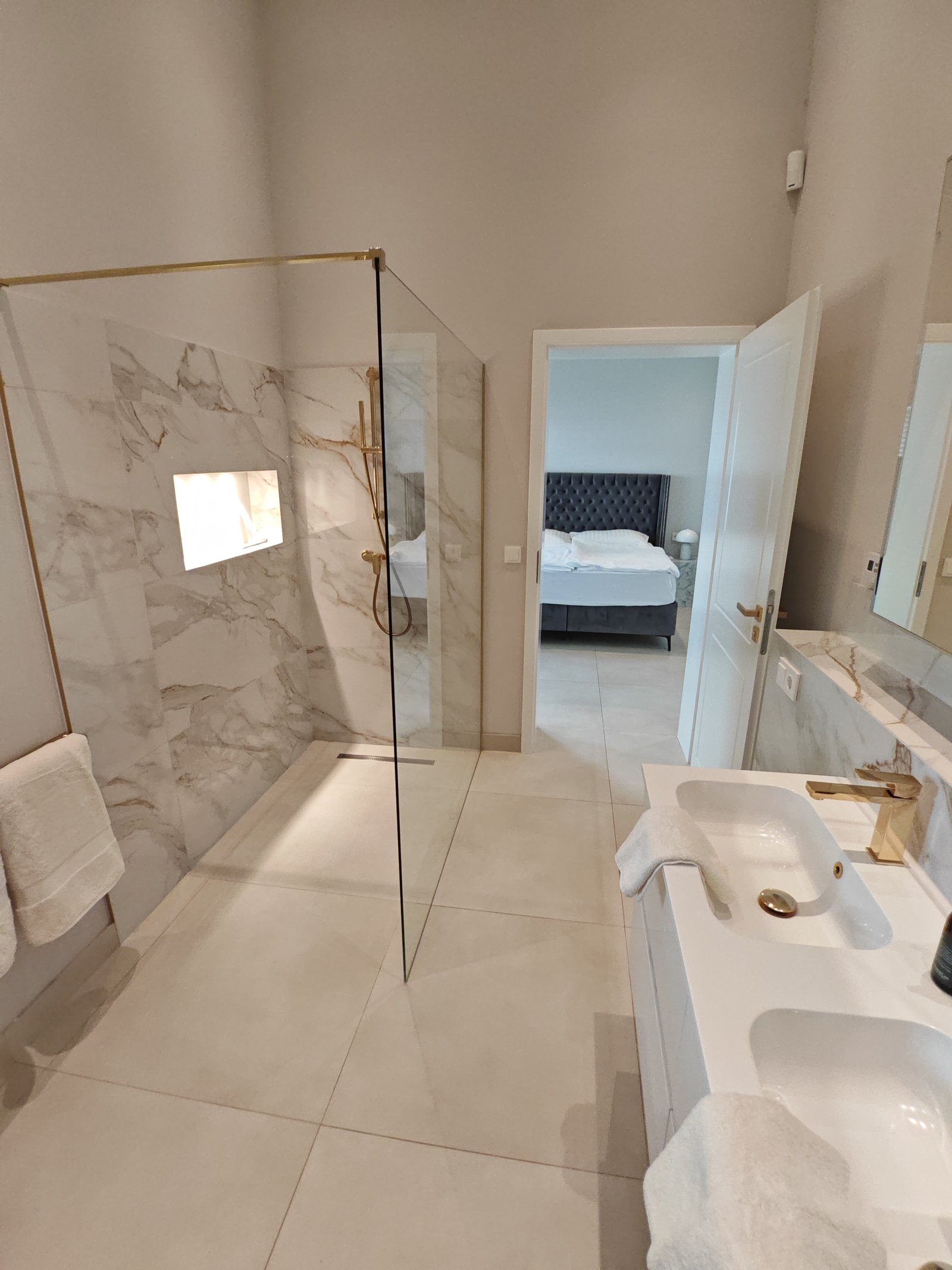 North shore: Exceptional villa above Lake Balaton with pool and luxurious amenities – Cserszegtomaj, photo 45 of 56