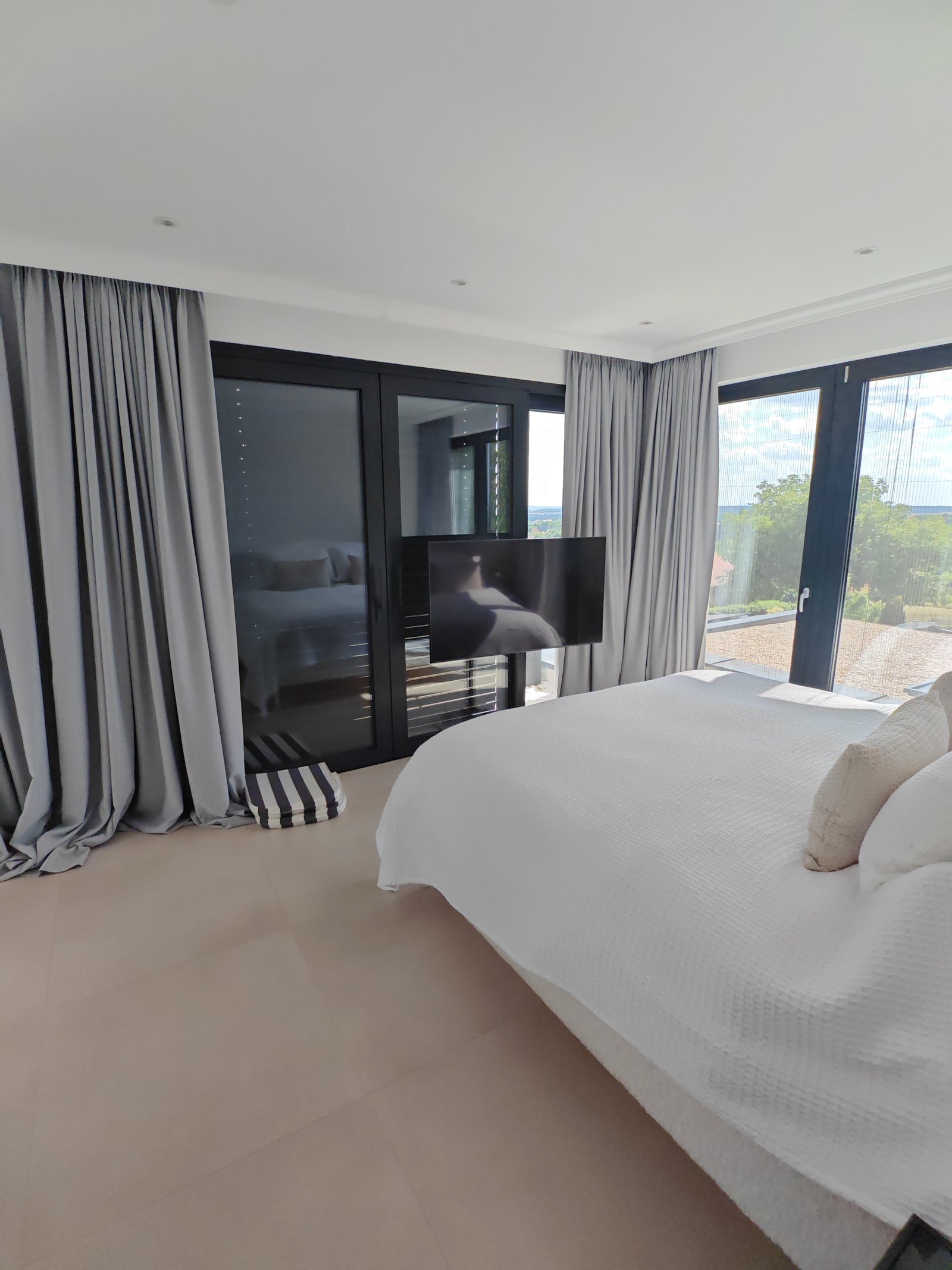 North shore: Exceptional villa above Lake Balaton with pool and luxurious amenities – Cserszegtomaj, photo 50 of 56