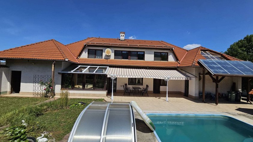 Spacious residential building with 3 units, pool and park-like garden (AAA) – Bodajk, photo 38 of 39