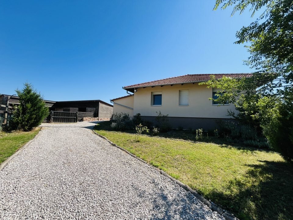 Zeer goed onderhouden vrijstaande woning & mogelijkheid tot paardenhouderij nabij Héviz (AAA), foto 17 van 22