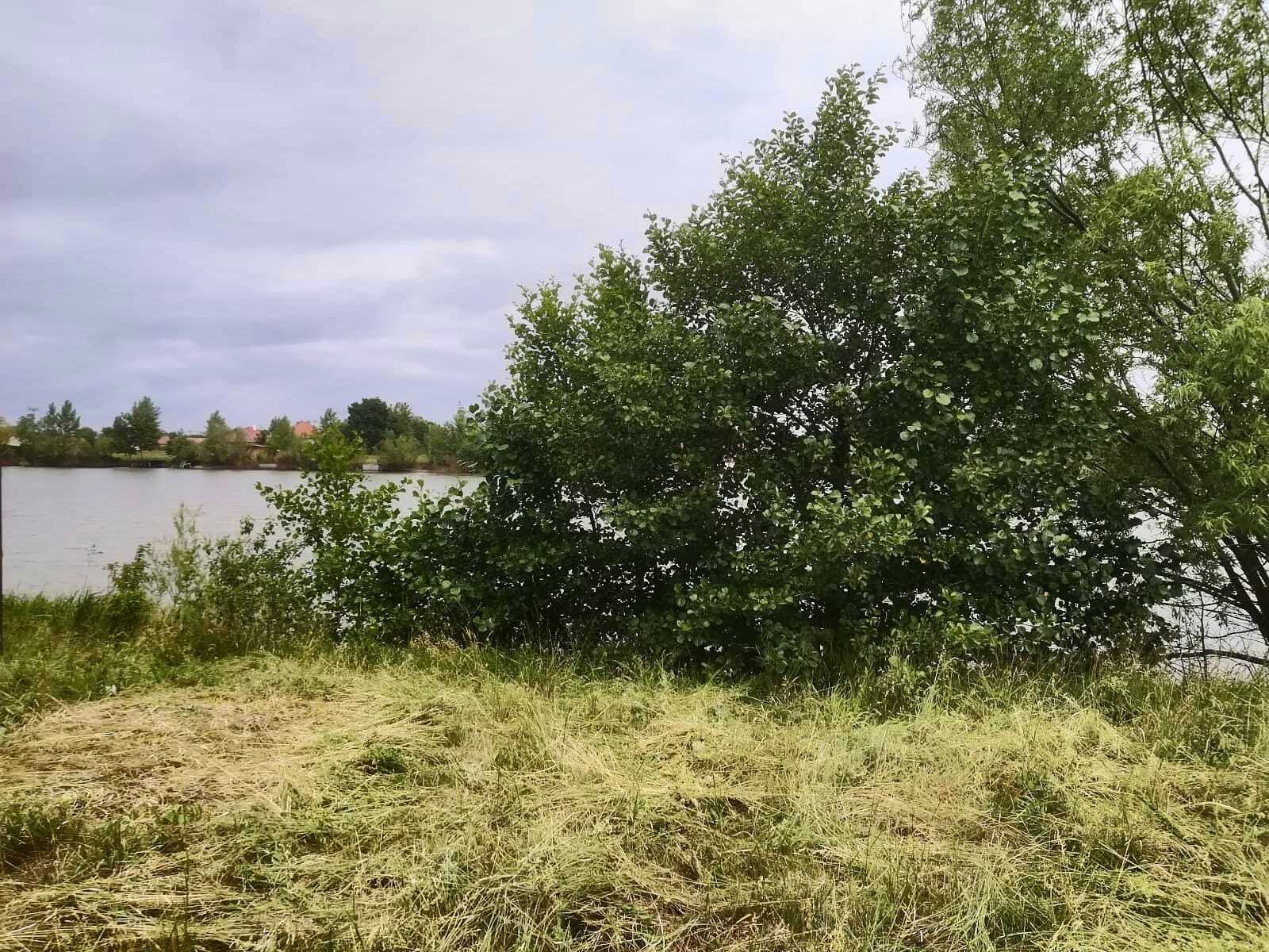 (A-A) Ein tolles Grundstück mit direktem Zugang zum Angelteich – Babót, Bild 1 von 5