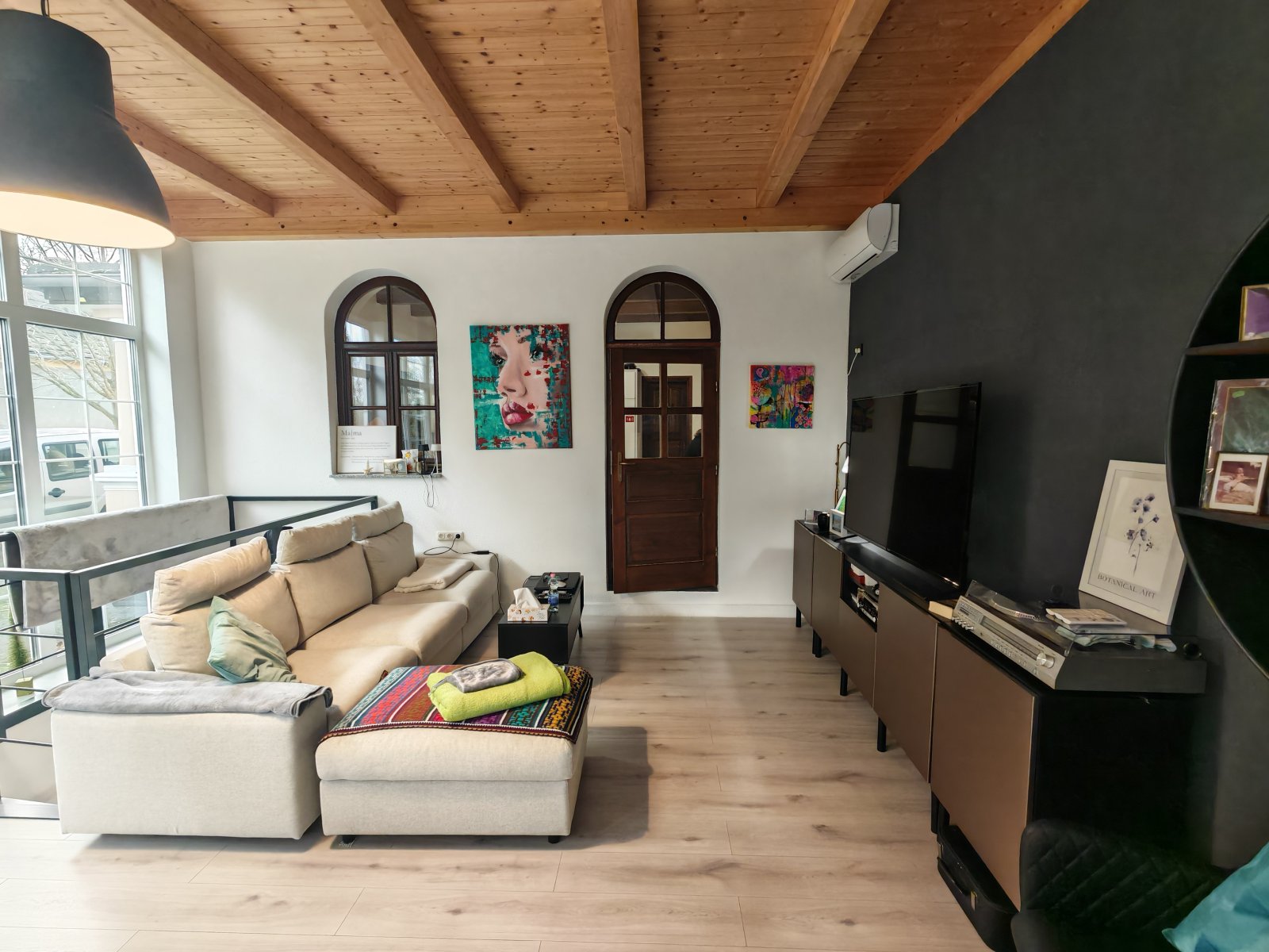 Wohnzimmer, foto 28 van 55