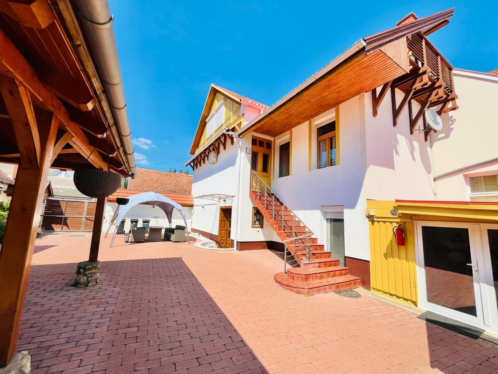 (AAA) Renoviertes Zweifamilienhaus in Strandnähe – Keszthely, Bild 2 von 31