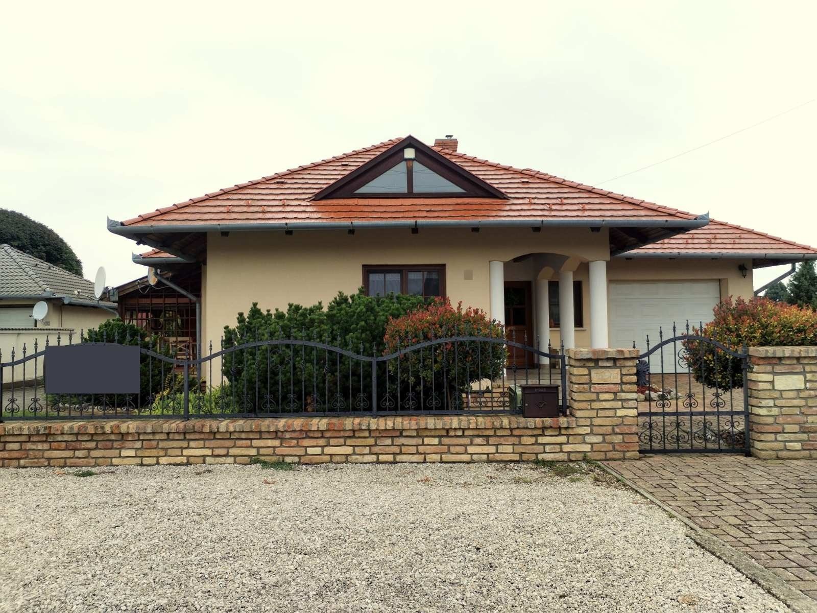 Unieke, stijlvolle vrijstaande woning op 800 meter van de oever van het Balatonmeer. – Balatonberény, foto 1 van 20